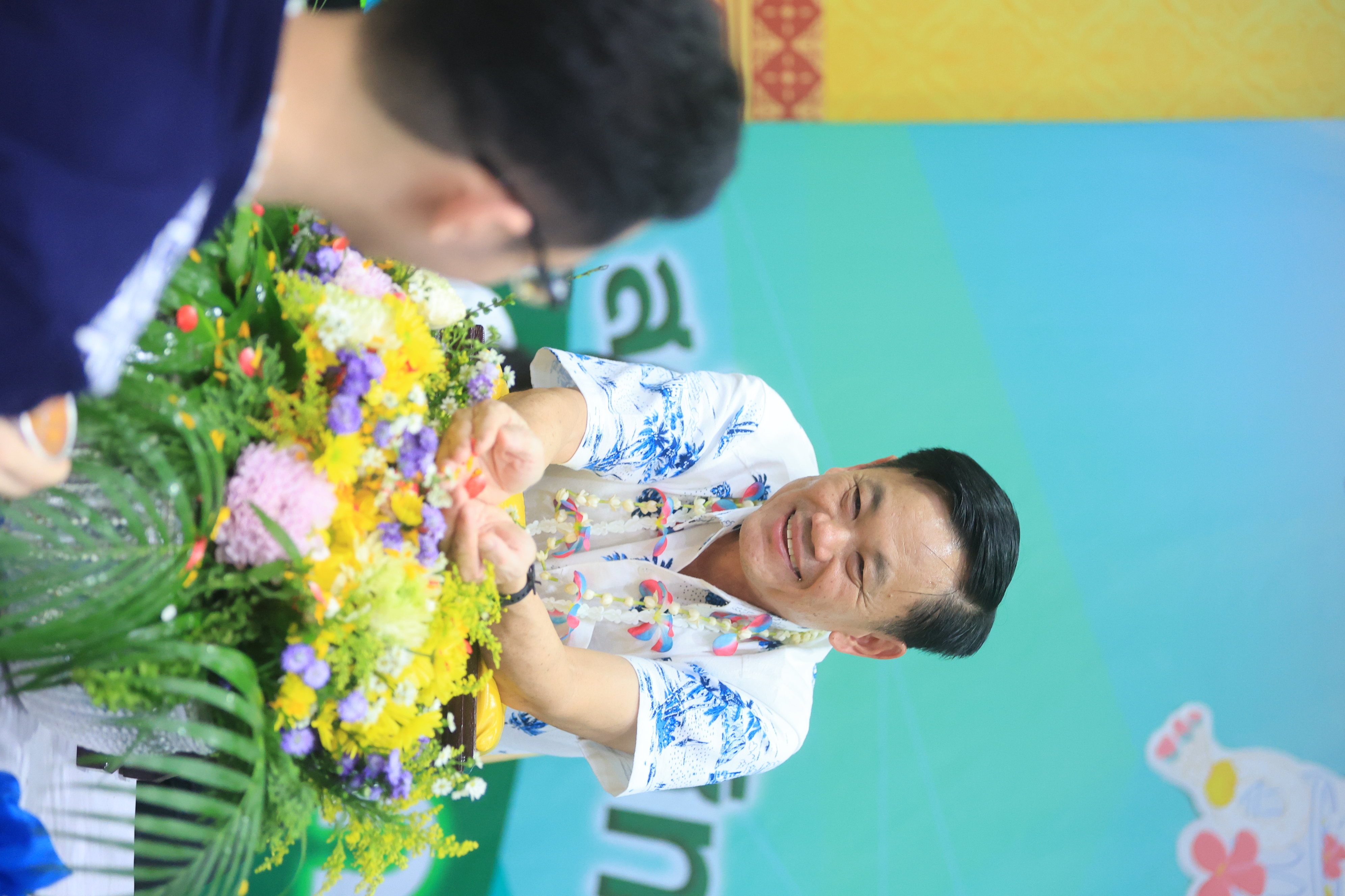 title - ชุ่มฉ่ำ! ชาว ส.ป.ก. ร่วมสรงน้ำพระพุทธรูป และรดน้ำขอพรผู้บริหาร เนื่องในประเพณีวันสงกรานต์ ประจำปี 2569 บรรยากาศเต็มไปด้วยความชื่นมื่นชุ่มฉ่ำ